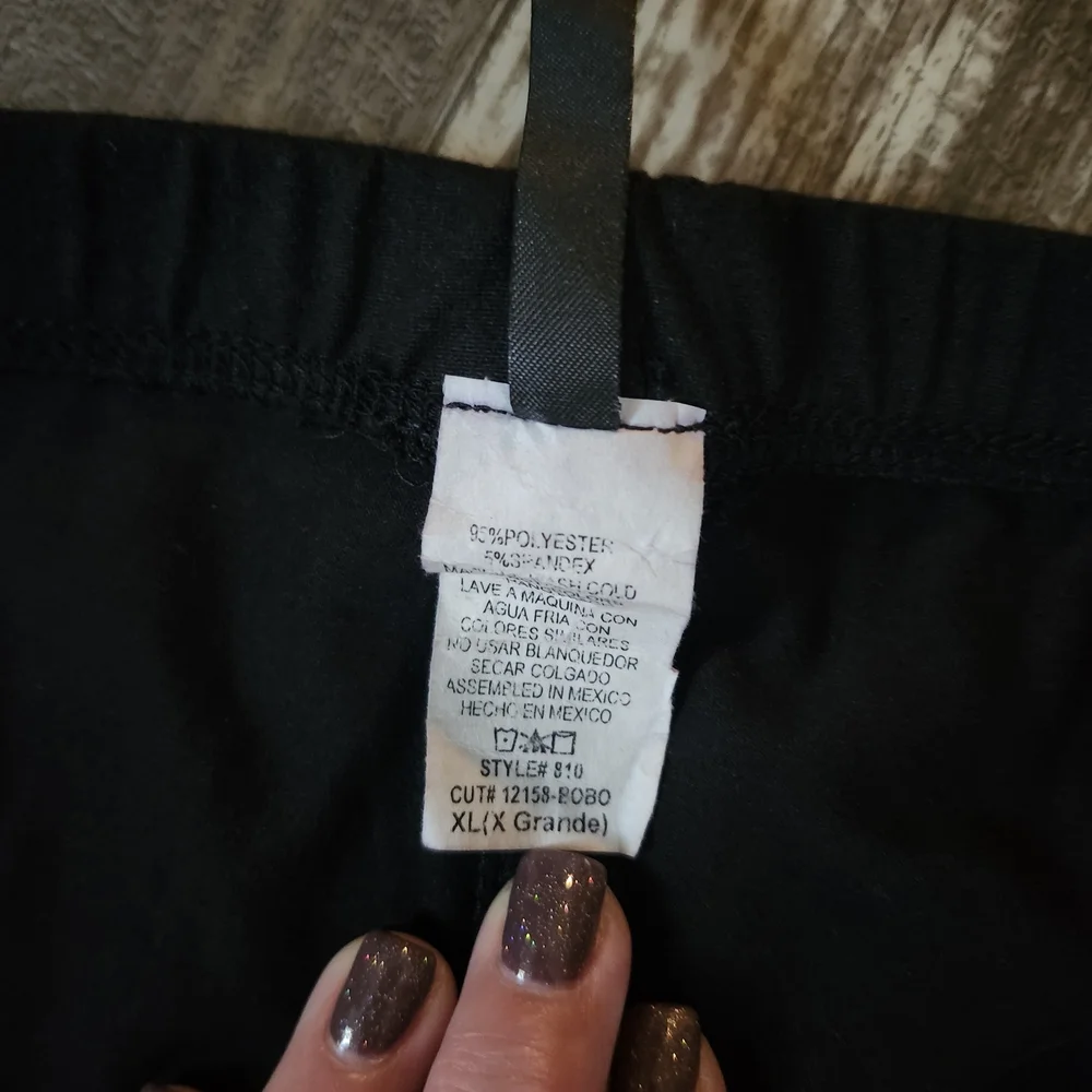 MOA Collection Black Leggings – Size XL